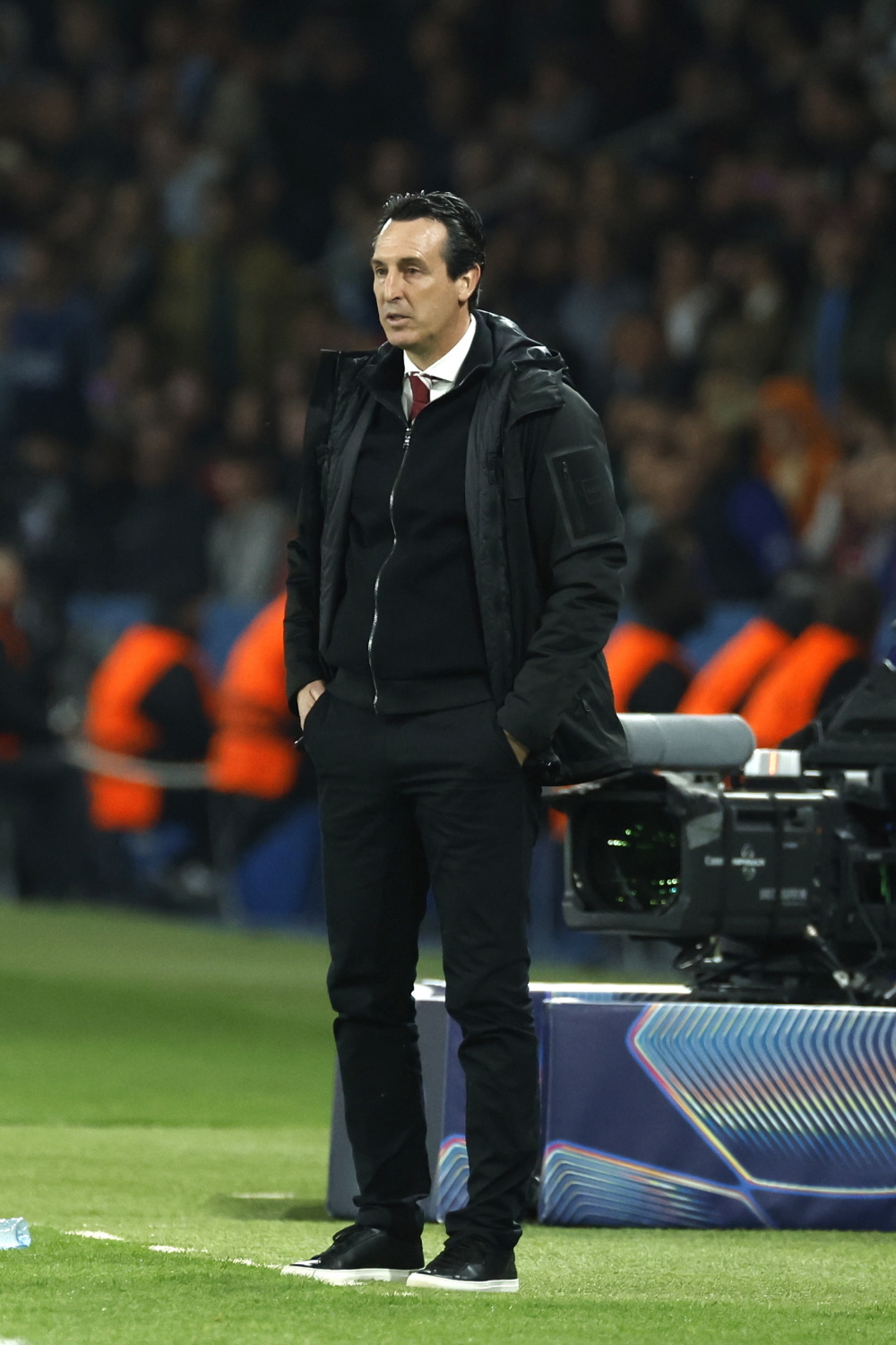 转会期阿斯顿维拉调整名单以备法国杯，止住颓势环节打磨，震撼外界，临场指挥获称赞的简单介绍-金年会